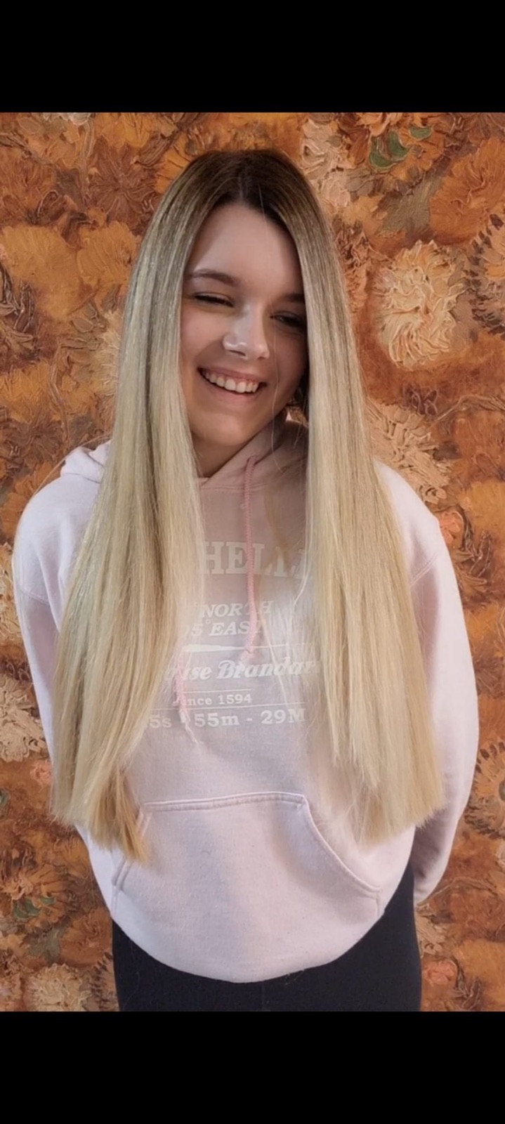 Lange blonde lokken met hair extensions